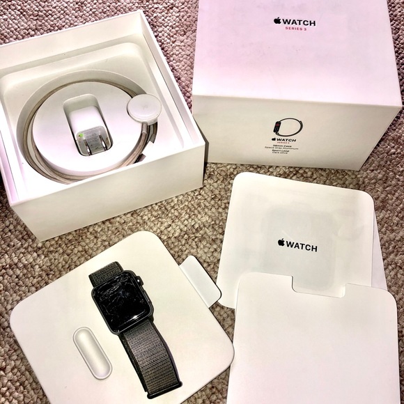 Apple Accessories - Used Apple Aluminum 3 Series w/GPS & Packaging